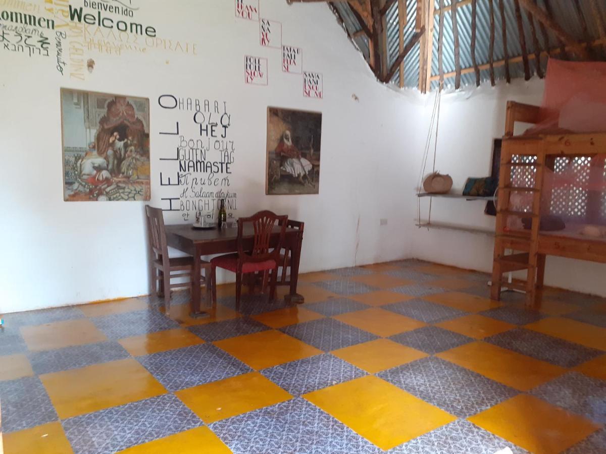 Gecko Nature Lodge Home Of Swahili Divers The Best Dive Center And Famous Gecko Restaurant Verani Exterior foto