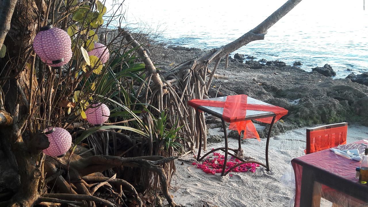 Gecko Nature Lodge Home Of Swahili Divers The Best Dive Center And Famous Gecko Restaurant Verani Exterior foto